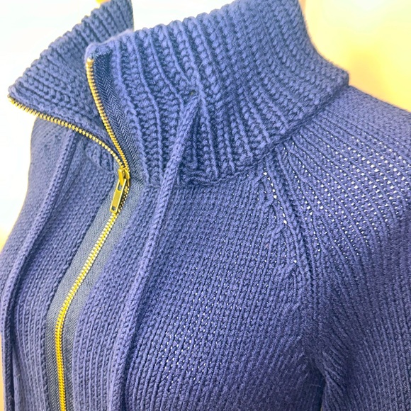 Gap Small 3/4 sleeve, navy sweater with a zipper and drawstring. - Picture 9 of 12